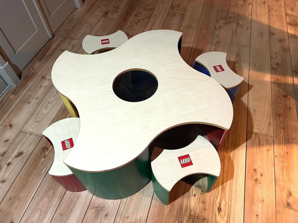 Lego speeltafel met krukjes, Ophalen, Zo goed als nieuw