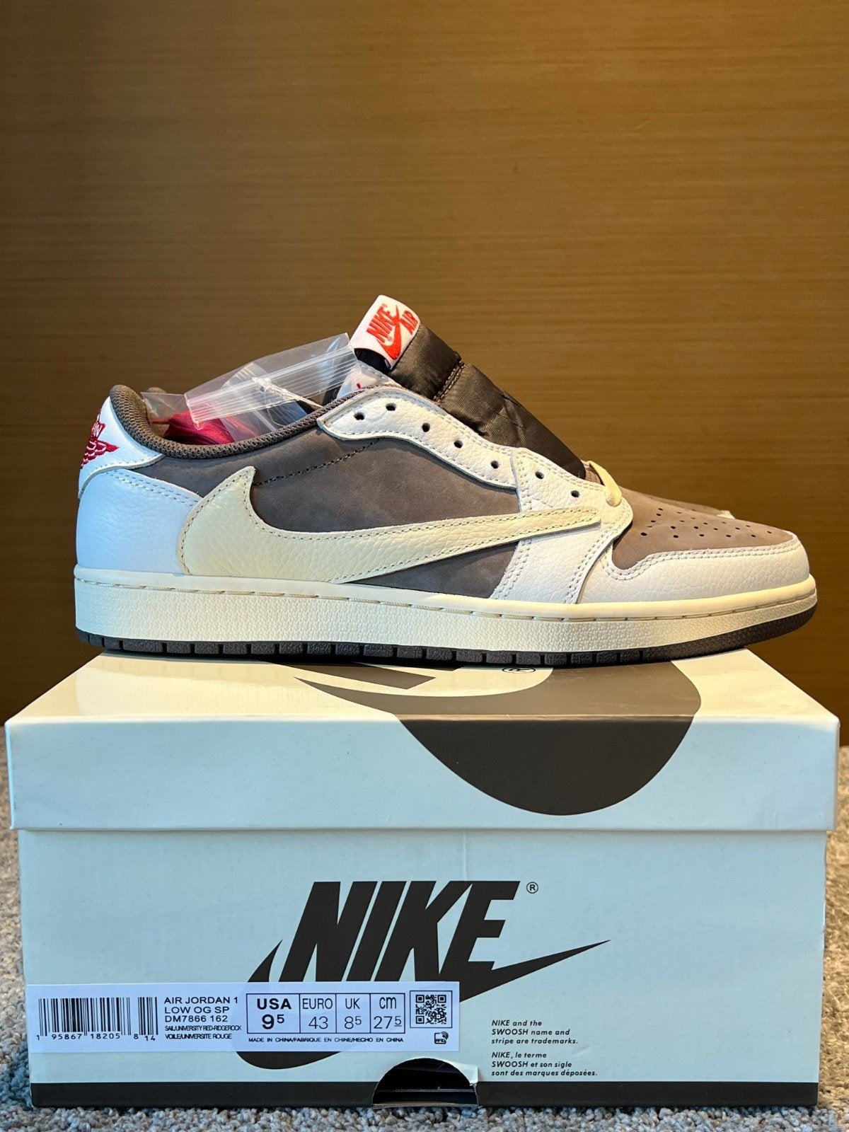 Jordan 1 Low Travis Scott Reverse Mocha - Maat 43, Kleding | Heren, Schoenen, Overige kleuren, Nike Jordan, Nieuw, Ophalen of Verzenden