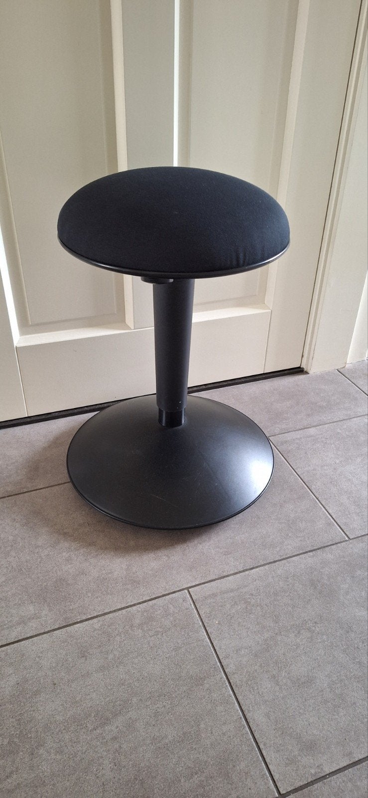 IKEA NILSERIK ergonomische zit-sta kruk, Ophalen, In hoogte verstelbaar, Zo goed als nieuw, Kunststof