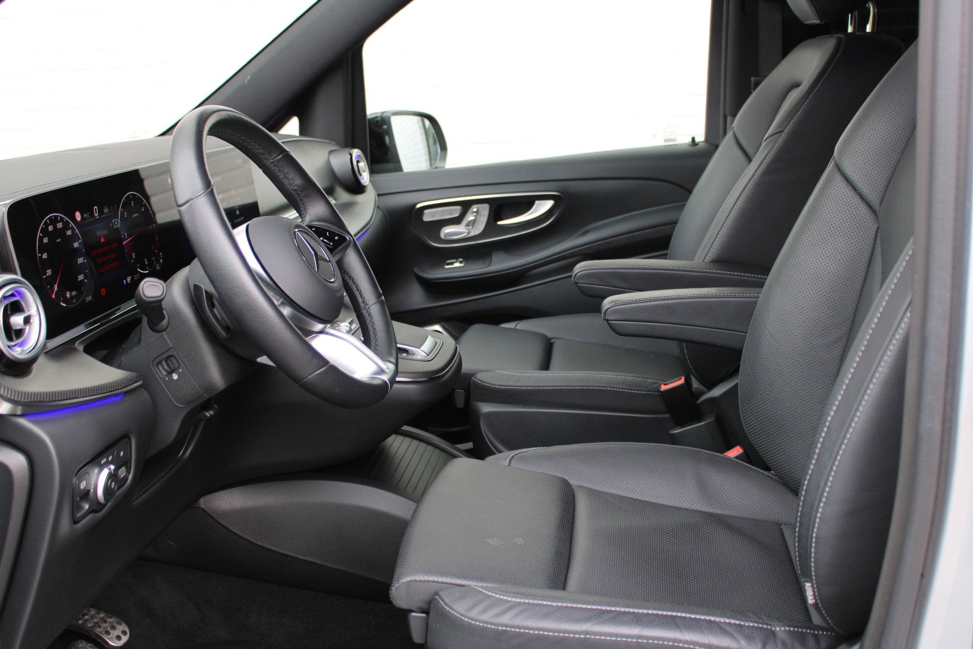 Mercedes-Benz V-Klasse 300d / XXL / AMG / DC / 4-Matic / Luc, Auto's, Automaat, Gebruikt, 4 cilinders, Met garantie (alle)
