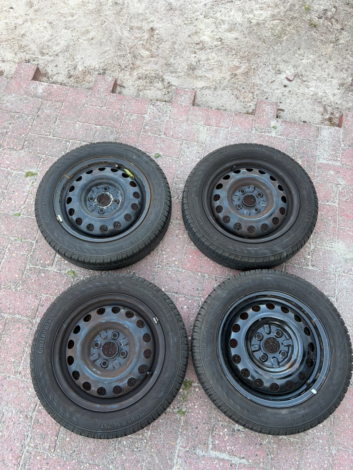 Stalen velg met band, Ophalen, Zo goed als nieuw