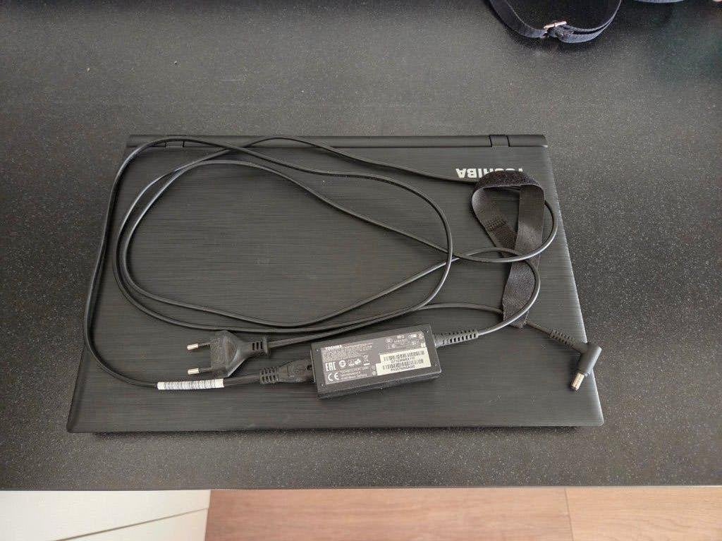 goedwerkende toshiba laptop-win 11 geïnstalleerd, AMD A4-7210 processor, 2 tot 3 Ghz, Qwerty, Ophalen of Verzenden