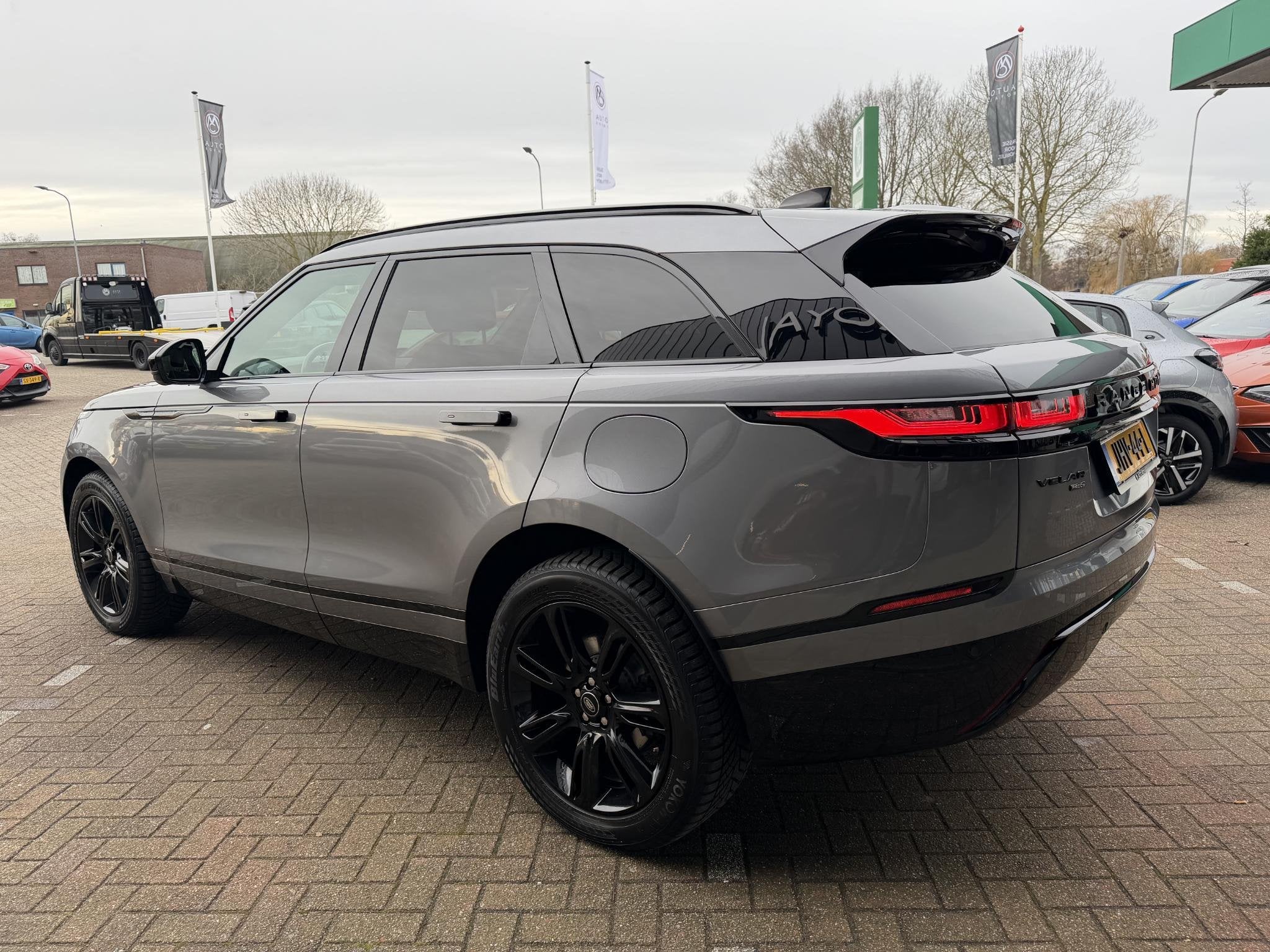 Land Rover Range Rover Velar 2.0 P400e R-Dynamic SE AUTOMAAT, Auto's, Gebruikt, Euro 6, 4 cilinders, 2000 kg