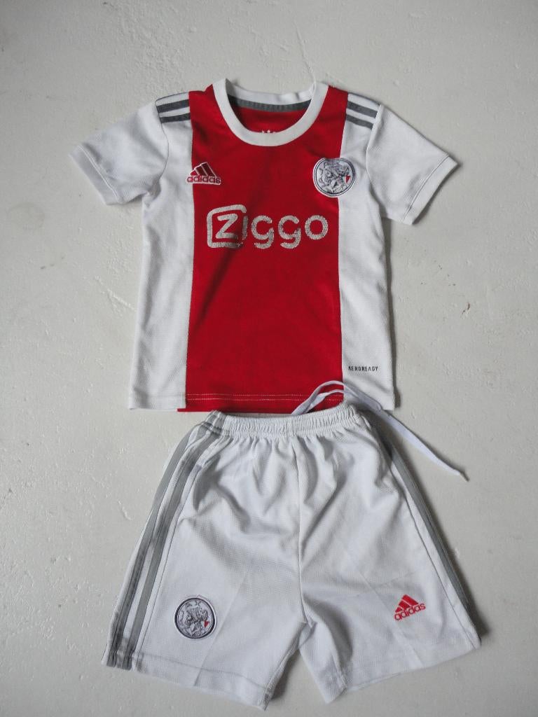 Origineel voetbalsetje van AJAX maat 104 / maat 18, Adidas, Sport- of Zwemkleding, Ophalen of Verzenden, Zo goed als nieuw