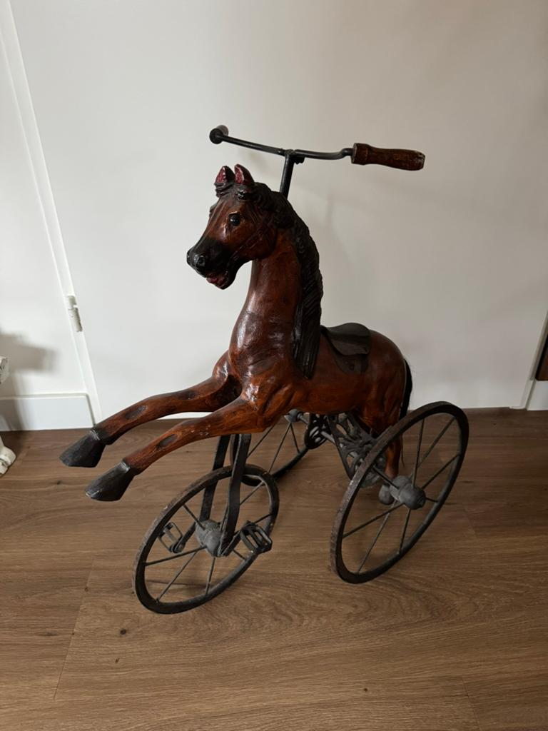 Oude driewieler met paard, Antiek en Kunst, Kunst | Beelden en Houtsnijwerken, Ophalen of Verzenden
