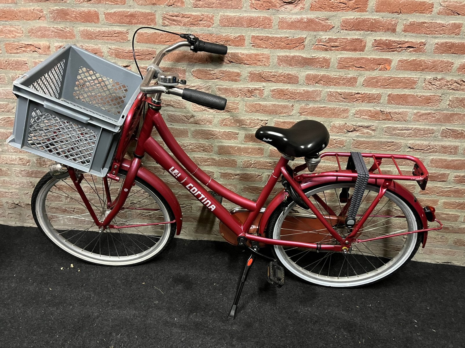 Cortina U4 transportfiets 24 inch 3V terugtraprem krat 8-12, Ophalen, Zo goed als nieuw, 24 inch, Versnellingen