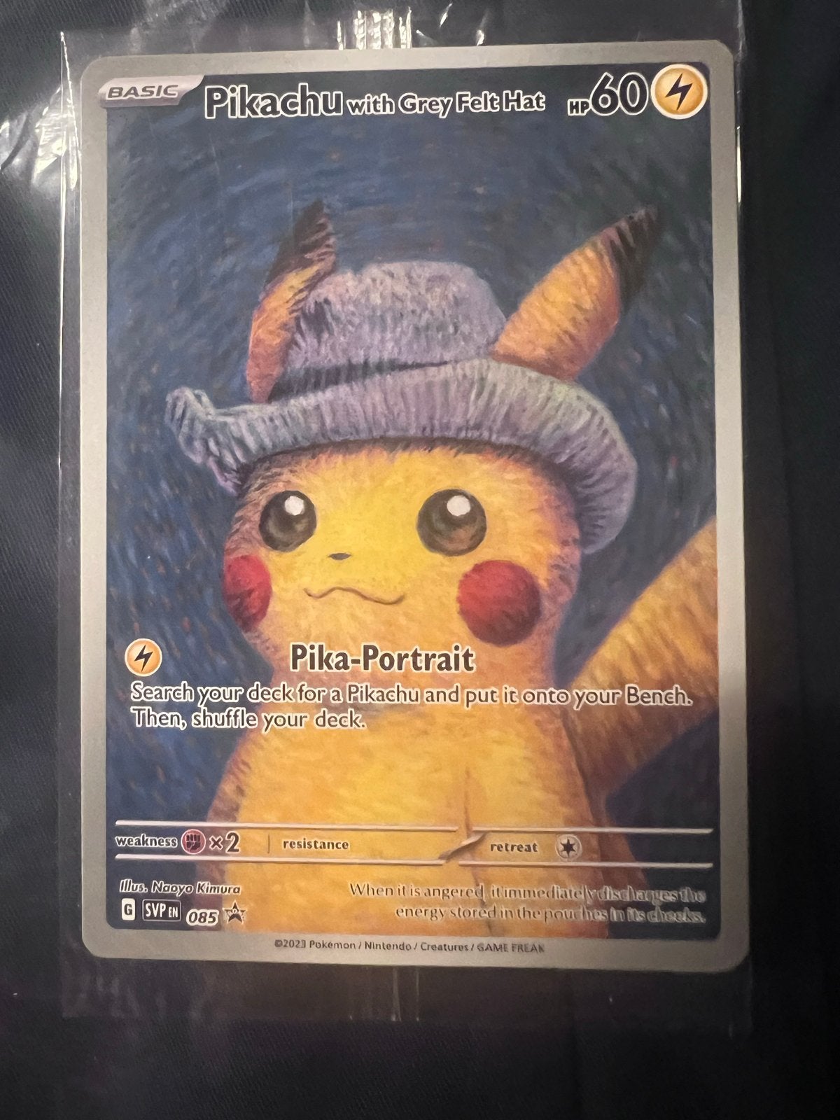 3 Pikachu met Grijze Vilthoed Pokémon Kaarten (SVP 085), Ophalen of Verzenden, Nieuw, Losse kaart, Foil