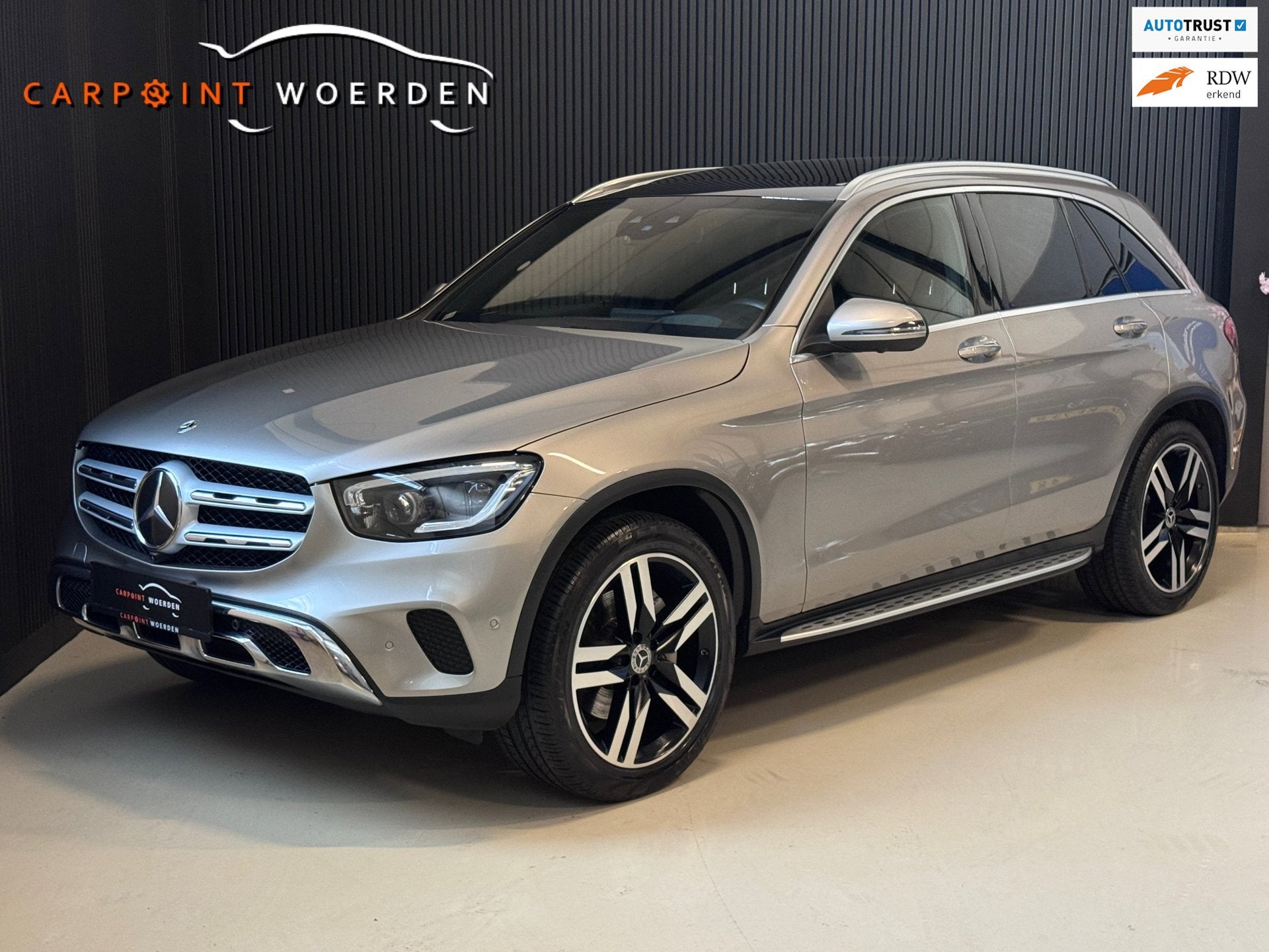 Mercedes-Benz GLC-klasse 300 4MATIC Off Road Premium | PANO, Auto's, Automaat, Dealer onderhouden, Gebruikt, 4 cilinders