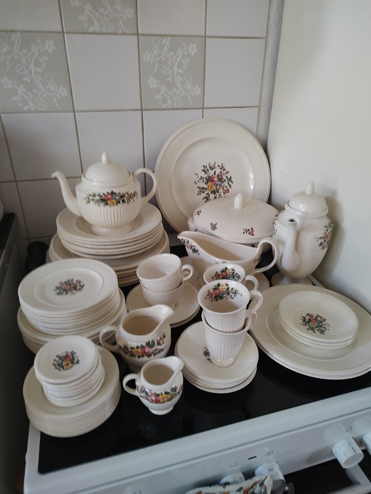 Uitgebreid Wedgwood Conway servies - Vintage en compleet, Vintage, Ophalen of Verzenden, Zo goed als nieuw, Wedgwood