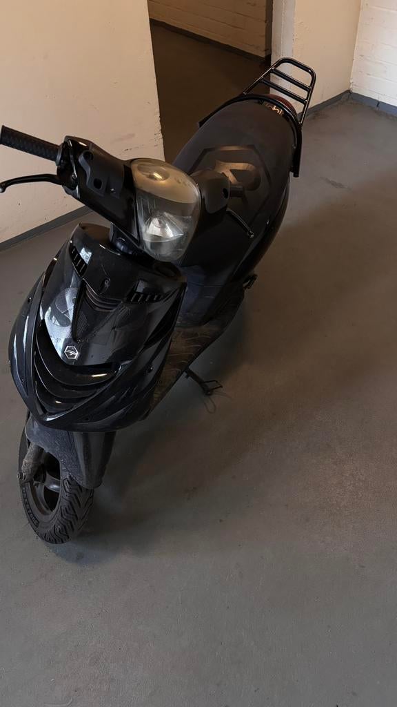 Piaggio zip 2T 50cc ️2001️, Fietsen en Brommers, Scooters | Piaggio, Ophalen, Zo goed als nieuw, Tweetakt, Zip