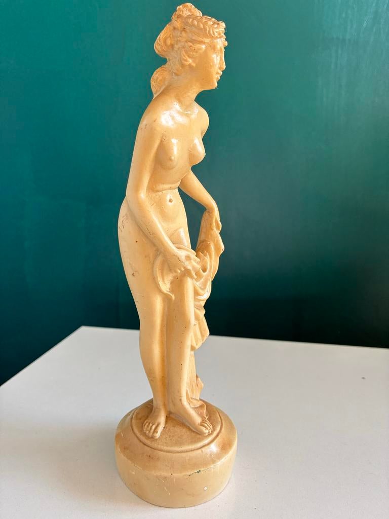 Vintage beeldje van Venus, gemaakt in Italië, Verzamelen, Beelden en Beeldjes, Ophalen of Verzenden, Gebruikt, Mens