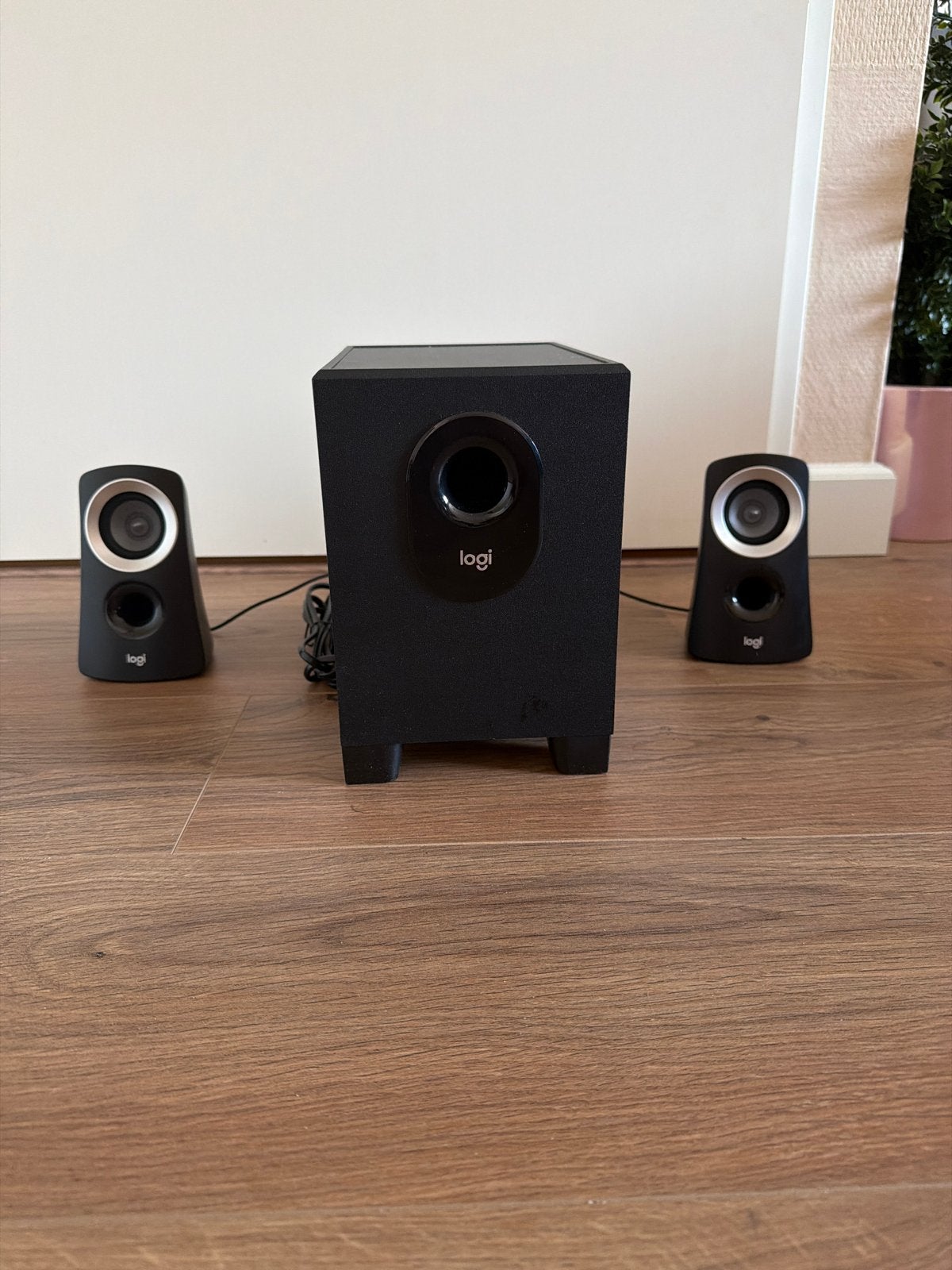 Logitech speakers met subwoofer - Zo goed als nieuw, Audio, Tv en Foto, Luidsprekers, Logitech, Speakerset, Ophalen of Verzenden