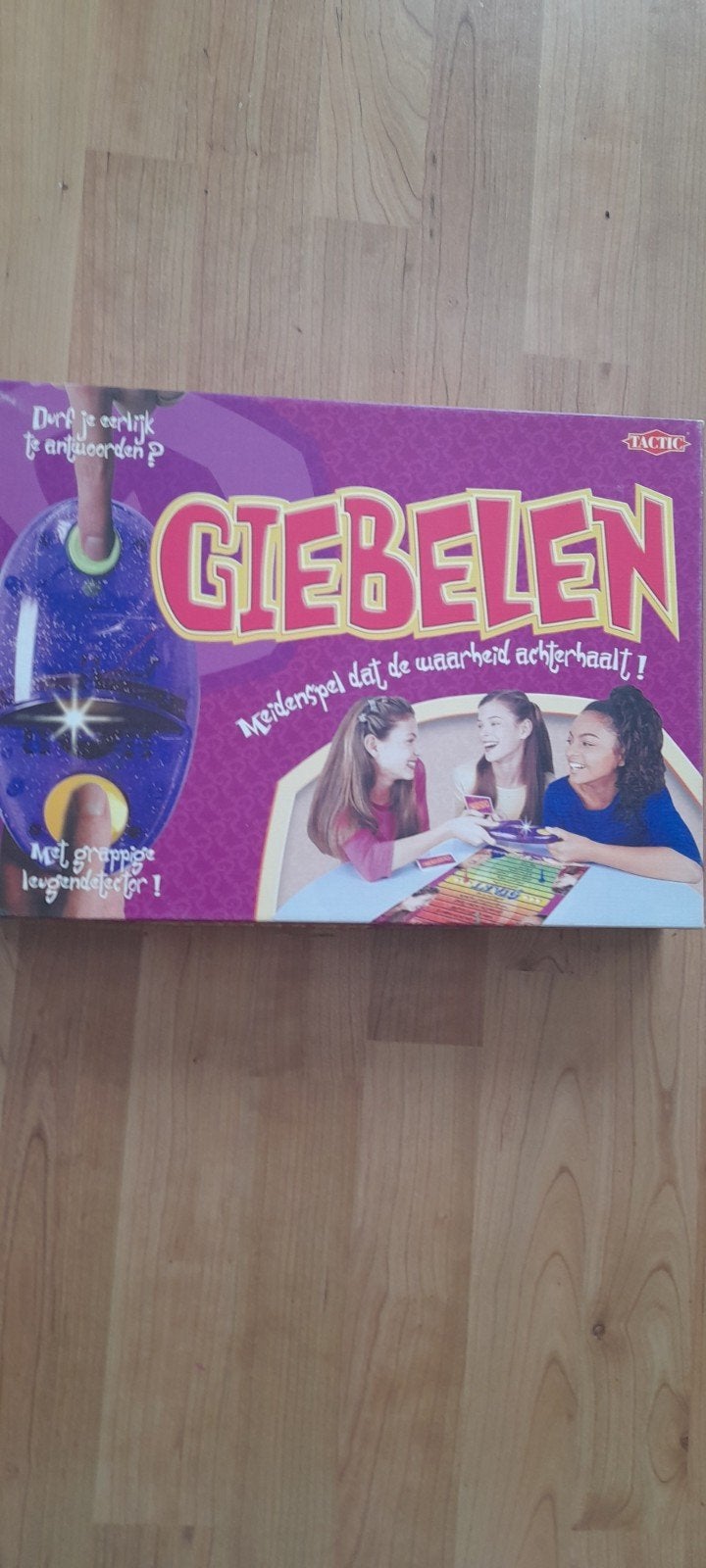 Giebelen: Meidenspel met grappige leugendetector, Drie of vier spelers, Ophalen, Gebruikt, Tactic