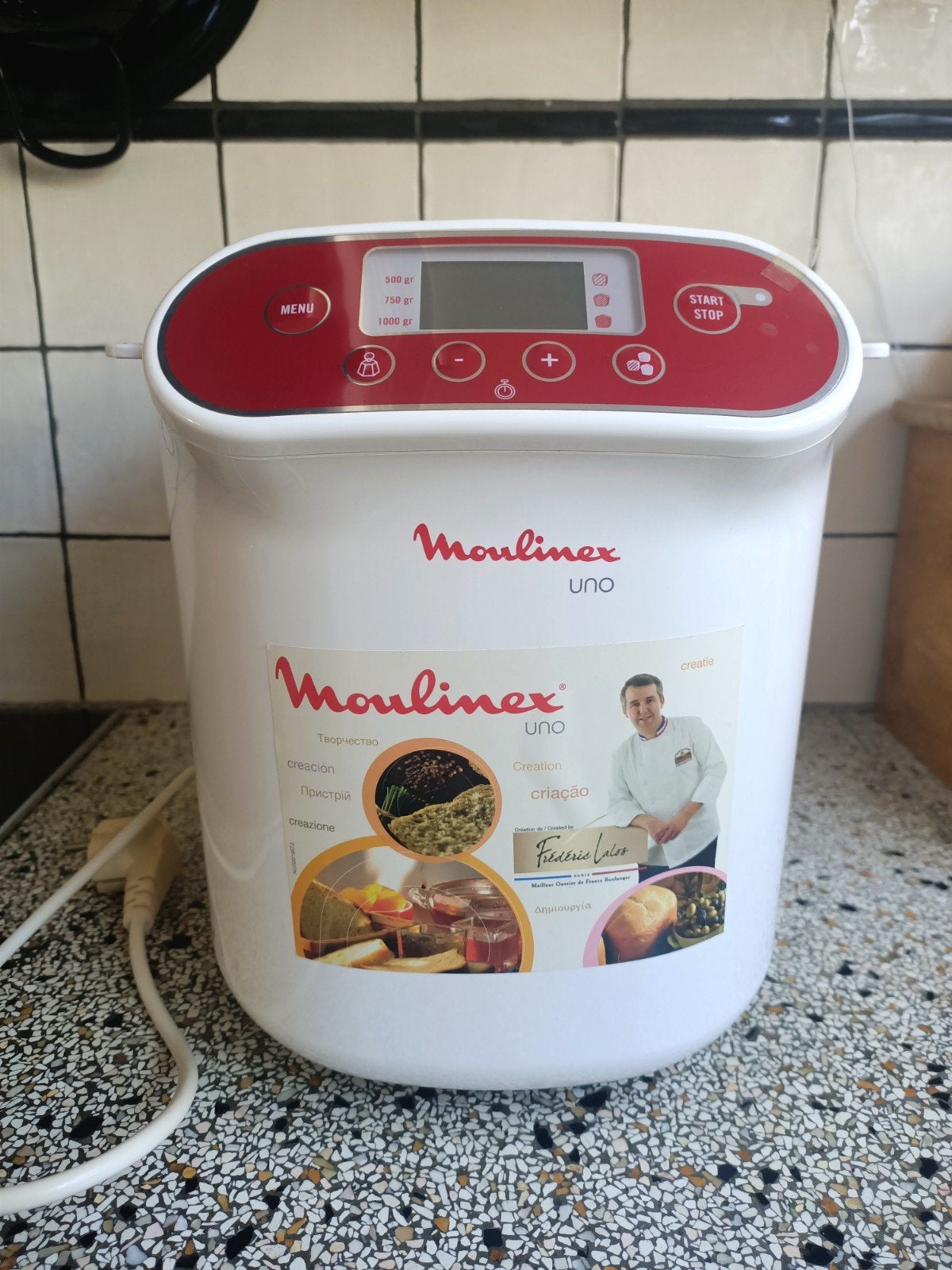 Moulinex Uno Broodbakmachine - Wit/Rood, Met timer, Kijkvenster, 800 tot 1200 gram deeg, Ophalen of Verzenden