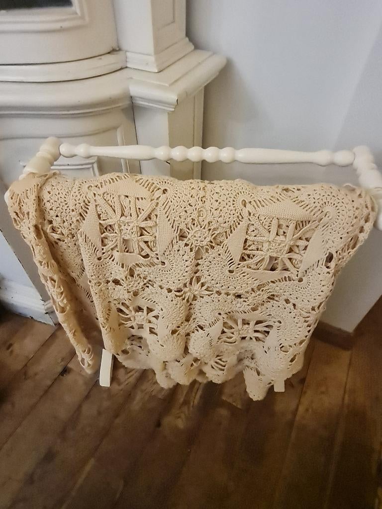 Vintage hand gemaakt sprei, plaid, tafelkleed zandkleur