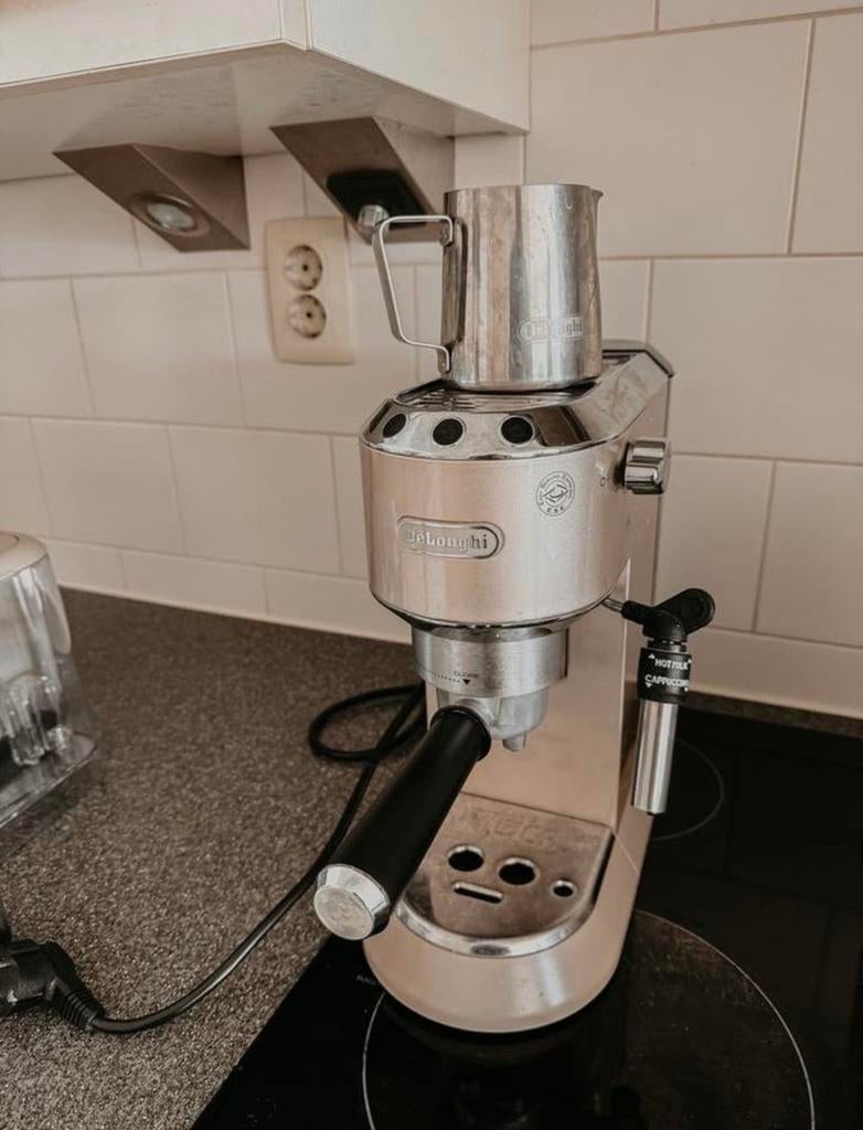 De'Longhi Dedica espressomachine Beige, Stoompijpje, Gebruikt, Espresso apparaat, Gemalen koffie