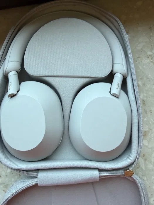 Sony WH-1000XM5 Wireless Noise Cancelling