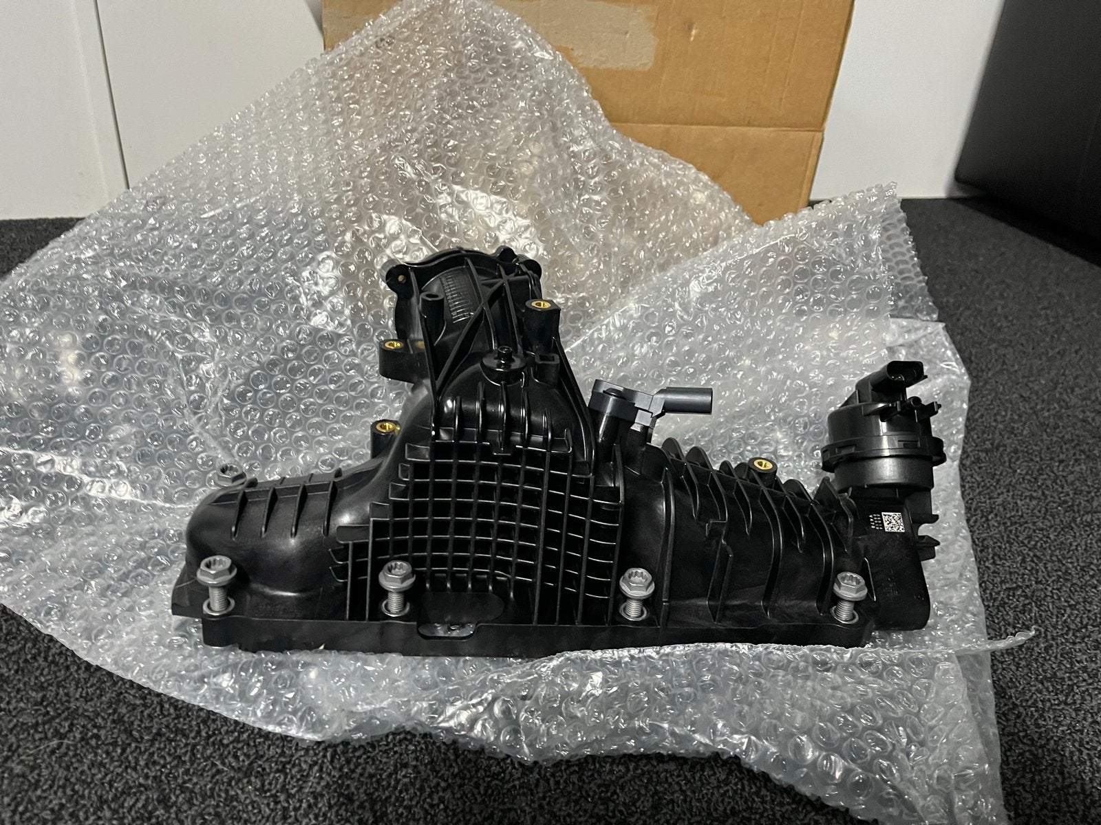 Inlaatspruitstuk VW 2.0 TDI 04L129709 - Nieuw in doos, Ophalen of Verzenden, Nieuw, Volkswagen