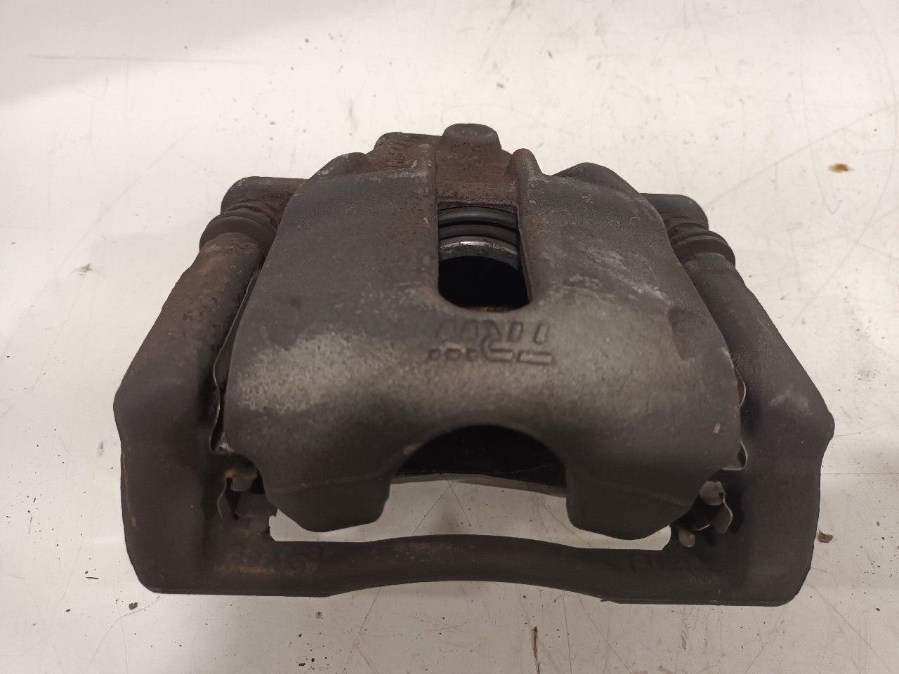Remklauw links voor Renault Clio, Onderdelen@venauto.nl, Van der Ven Autorecycling B.V., Gebruikt, Ettenseweg 76, 4706 PB Roosendaal, The Netherlands
