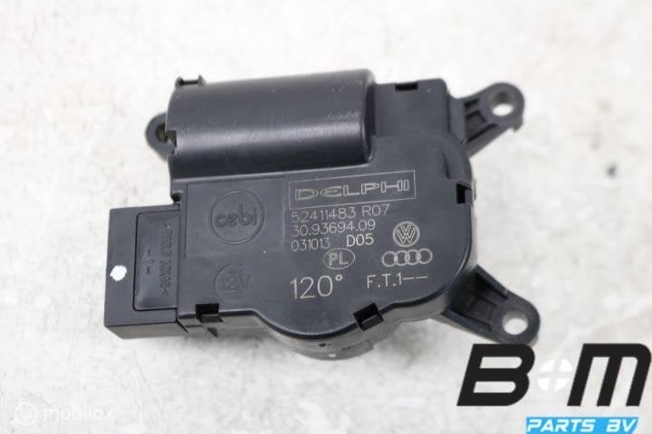 Stelmotor luchtrooster zijkant VW Amarok 7L0907511AE, Gebruikt