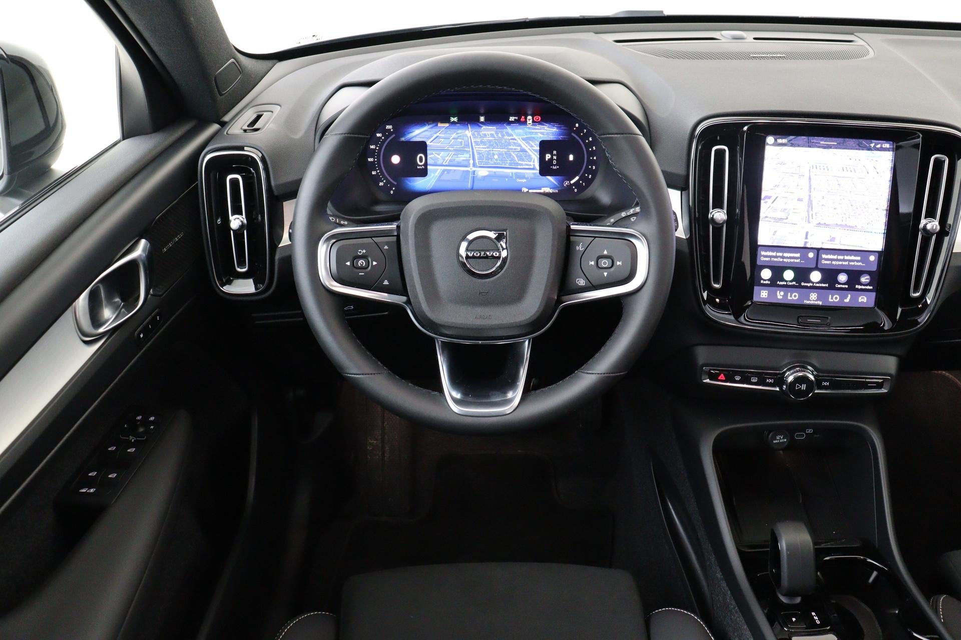 Volvo XC40 B4 (M-HYBRID) PLUS DARK -PANO.DAK|HARMAN/KARDON|C, Auto's, 12 maanden, Gebruikt, 4 cilinders, Leder en Stof