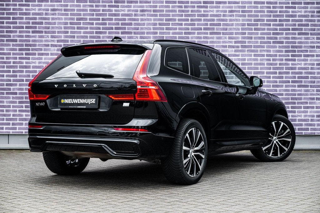 Volvo XC60 2.0 T8 Plug-in Hybrid AWD Ultimate Dark | Long Ra, Auto's, Volvo, 12 maanden, Gebruikt, Euro 6, 4 cilinders