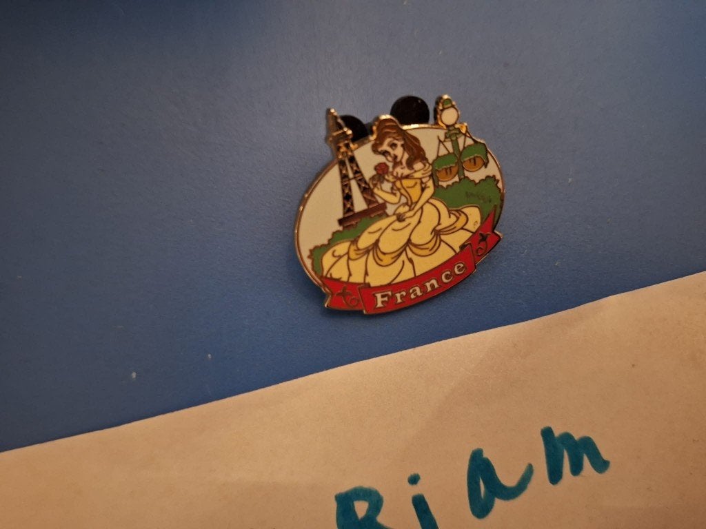 Disney Epcot France Belle en het Beest pin, Ophalen of Verzenden, Assepoester of Belle, Zo goed als nieuw, Beeldje of Figuurtje