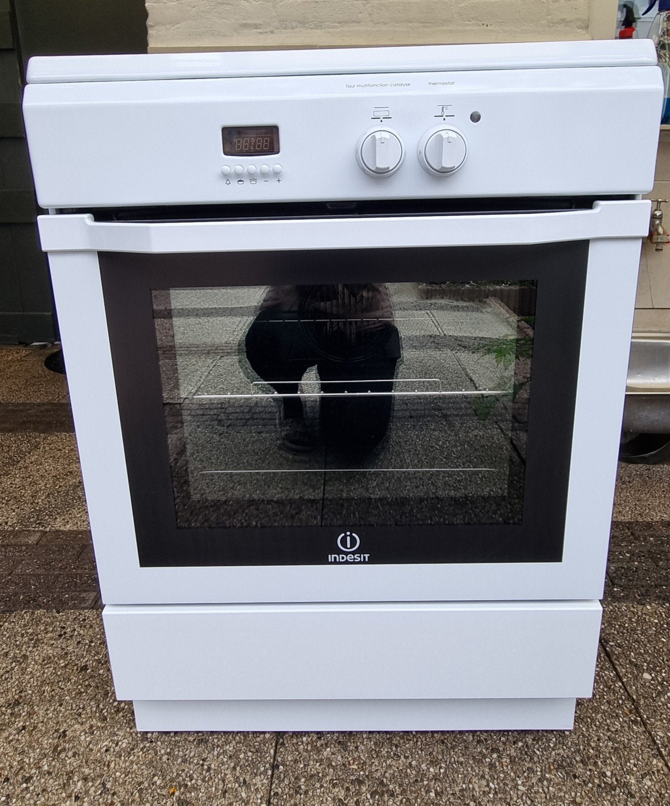 Indesit Vrijstaand Inductie Fornuis met Oven, Witgoed en Apparatuur, Hete lucht, 60 cm of meer, Zo goed als nieuw, Inductie