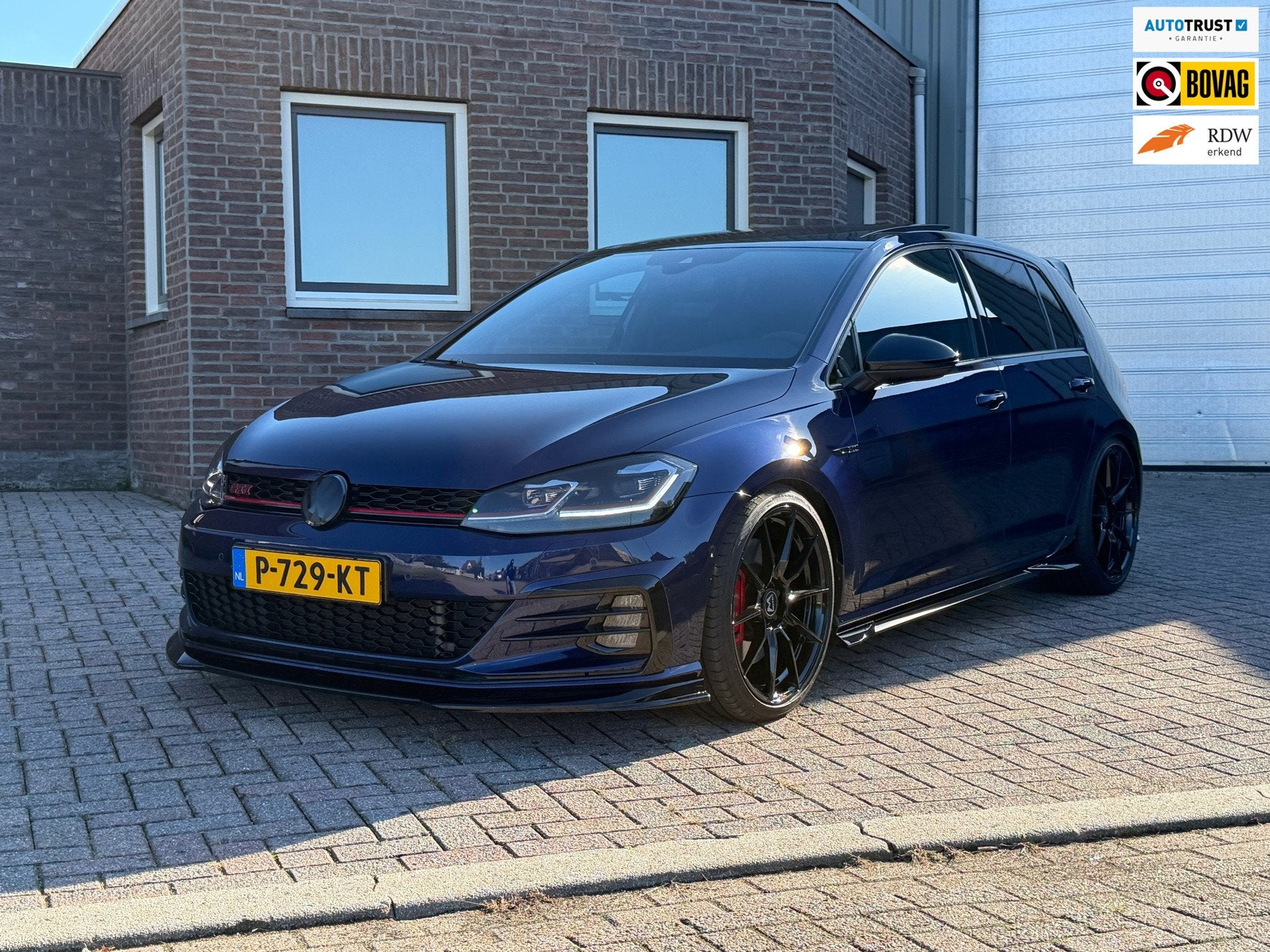 Volkswagen Golf 2.0 TSI GTI Performance 7.5 | Pano | Leder |, Dealer onderhouden, 4 cilinders, Blauw, Leder
