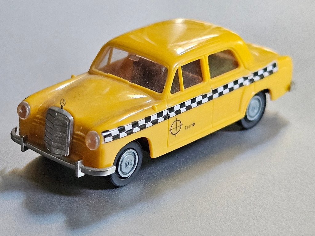 1:87 Mercedes 190 Ponton test geel Brekina € 7, Hobby en Vrije tijd, Modelauto's | 1:87, Zo goed als nieuw, Auto, Brekina, Verzenden
