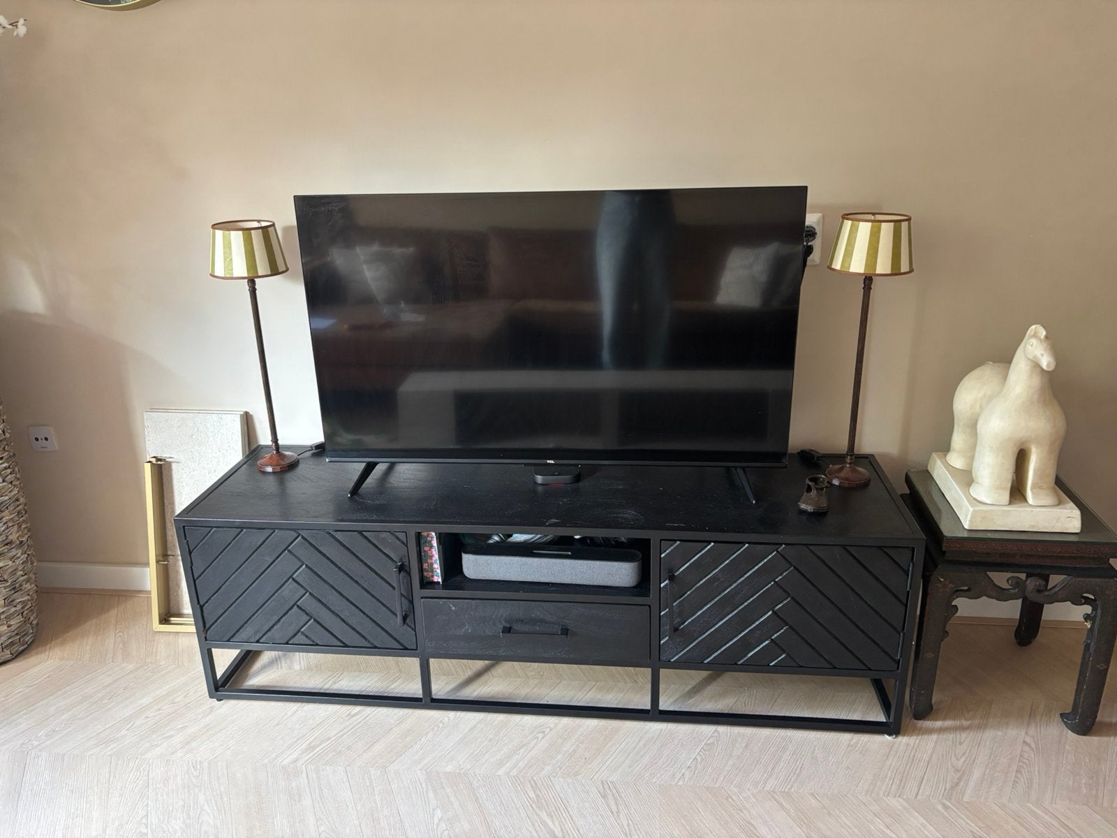 Tv kast / meubel visgraat zwart, Ophalen, 150 tot 200 cm, Zo goed als nieuw, Minder dan 100 cm