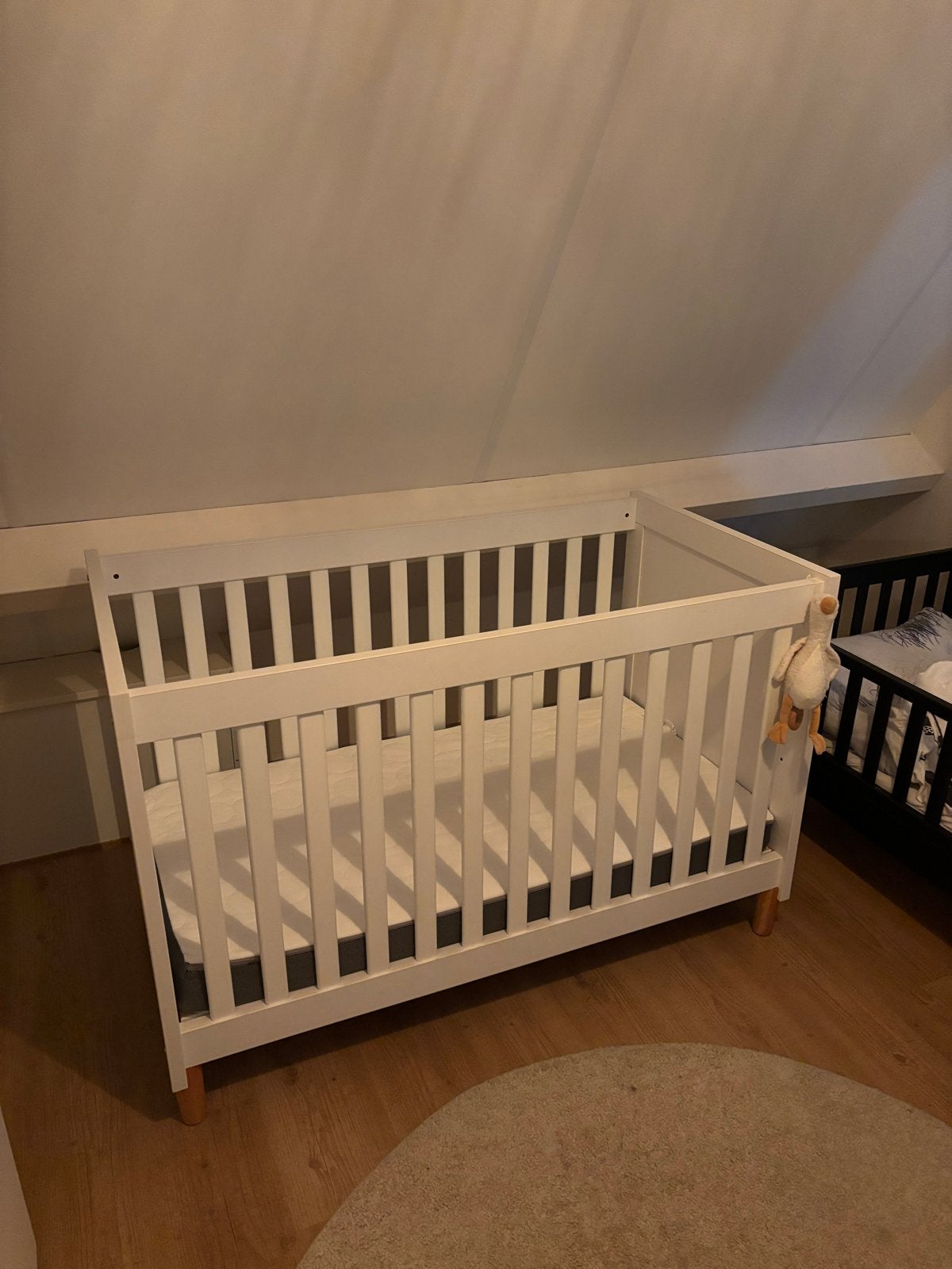Wit ledikant met matras, zo goed als nieuw, Kinderen en Baby's, Babywiegjes en Ledikanten, Ophalen, Gebruikt, Ledikant