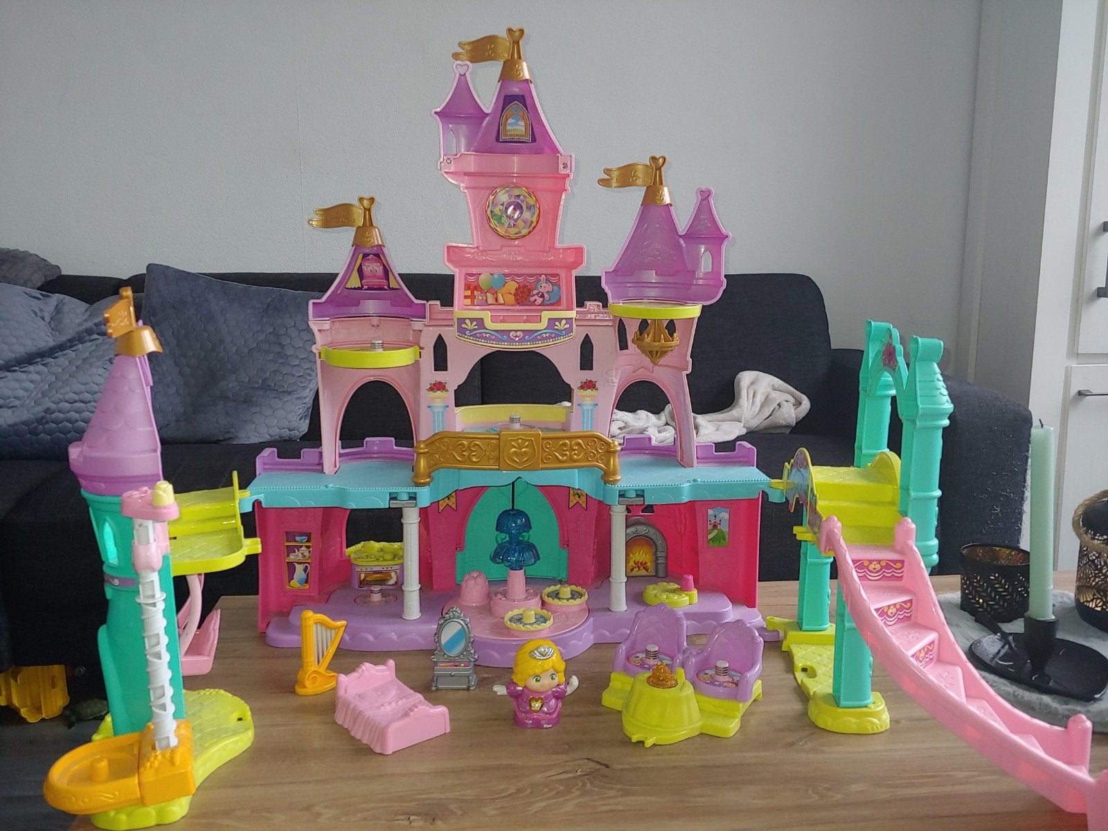 VTech vrolijke vriendjes prinsessenkasteel, Ophalen, Gebruikt, 6 maanden tot 2 jaar