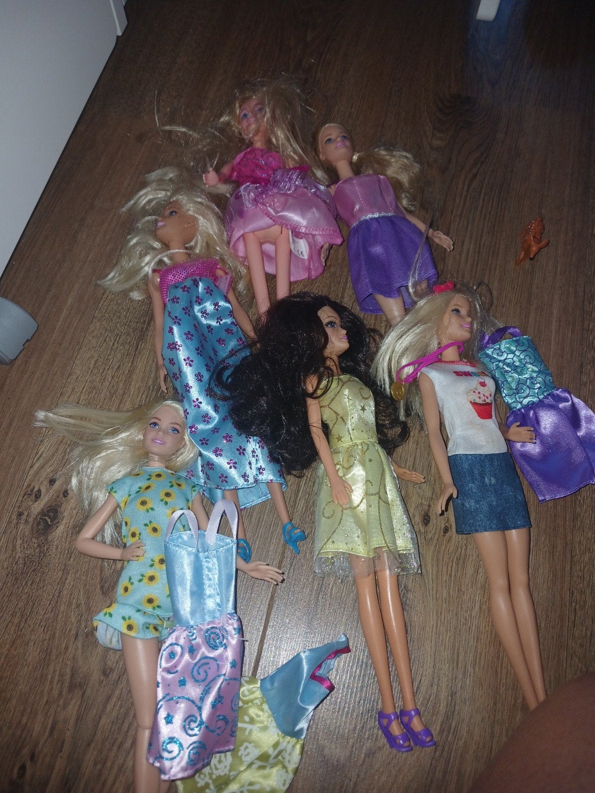 Barbie poppen en kleding set, Ophalen of Verzenden, Gebruikt, Fashion Doll