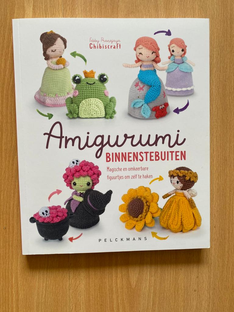 Haakboek Amigurumi Binnenstebuiten, Ophalen of Verzenden, Zo goed als nieuw, Haken, Patroon of Boek