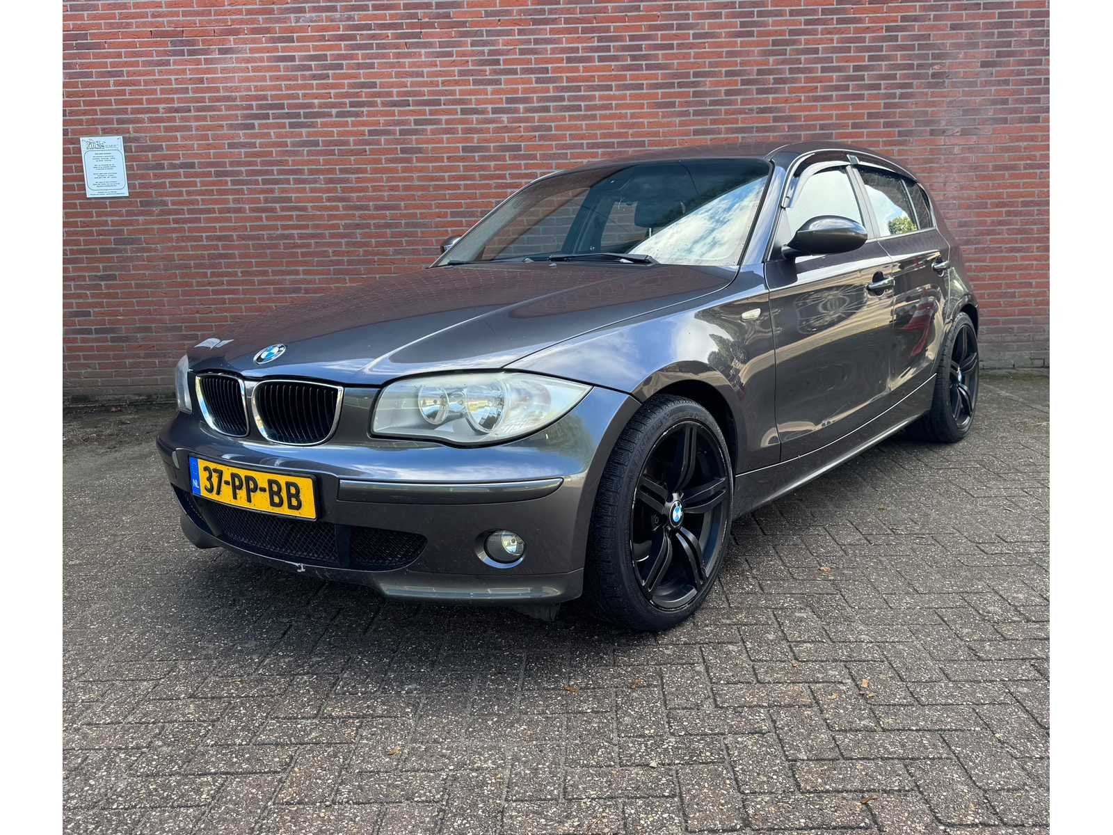 2004 BMW 1-serie 120i High Executive automaat Personenauto, Auto's, 1-Serie, Gebruikt, Bedrijf, Euro 4
