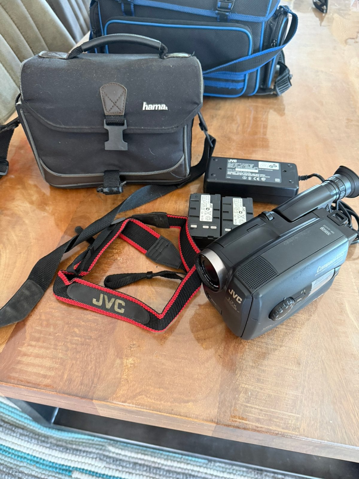 Jvc compact vhs GR-AX210EG videocamera, Ophalen of Verzenden