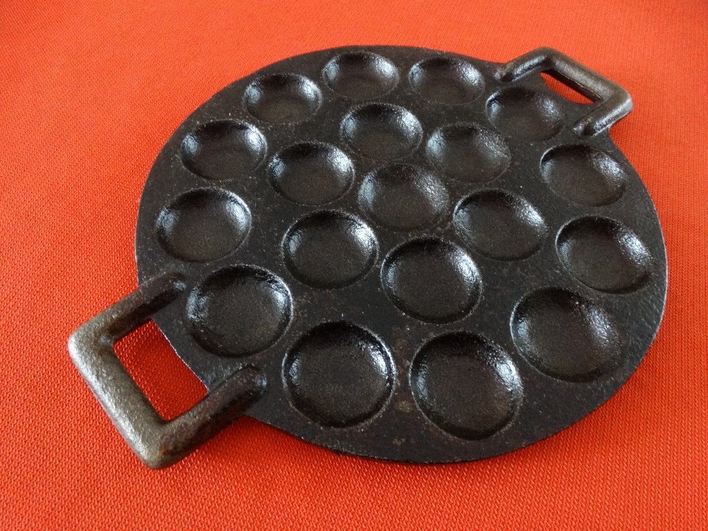 Poffertjespan gietijzer vintage diam. 22 cm, Huis en Inrichting, Gebruikt, Gietijzer, Ophalen of Verzenden, Geschikt voor inductie