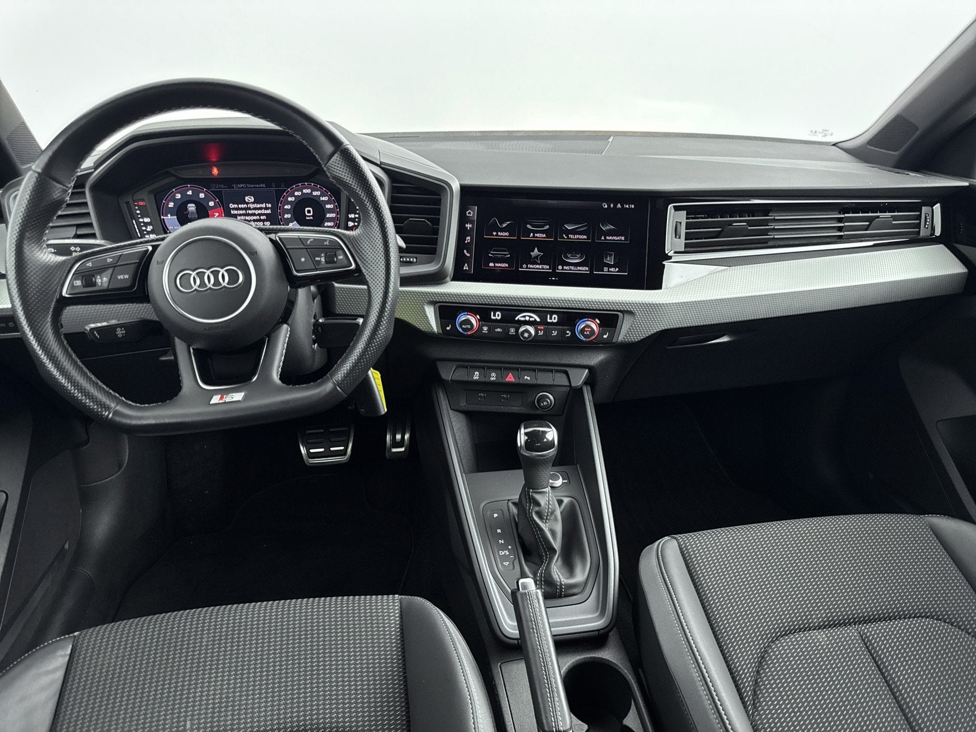 Audi A1 Sportback - 35 TFSI S edition // S LINE INTERIEUR //, 4 cilinders, 150 pk, Leder en Stof, Bedrijf