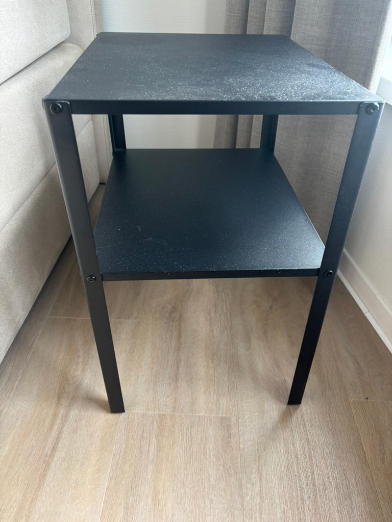 2x IKEA KNARREVIK nachtkastje, Ophalen, Minder dan 45 cm, Metaal of Aluminium, Zo goed als nieuw