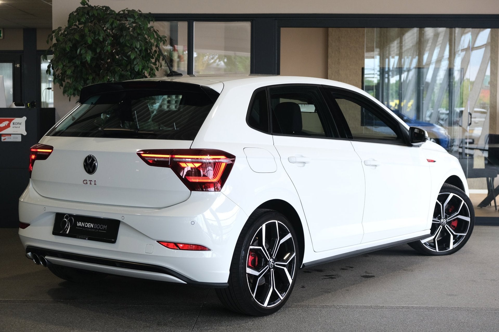 Volkswagen Polo 2.0 TSI GTI Facelift DSG 207PK IQ Matrix Led, Auto's, Volkswagen, 1272 kg, Gebruikt, 680 kg, 4 cilinders