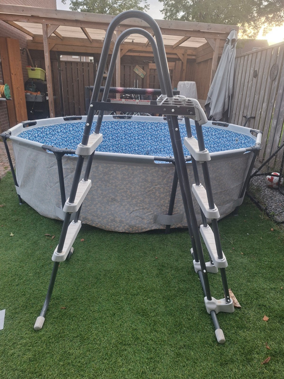 zwembadtrap, Gebruikt, 80 tot 120 cm, Rond, 300 cm of meer