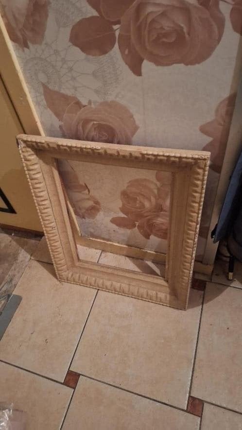 Antieke houten schilderijlijst - Klassiek en sierlijk, Gebruikt, Schilderijlijst, Met sierrand, Beige