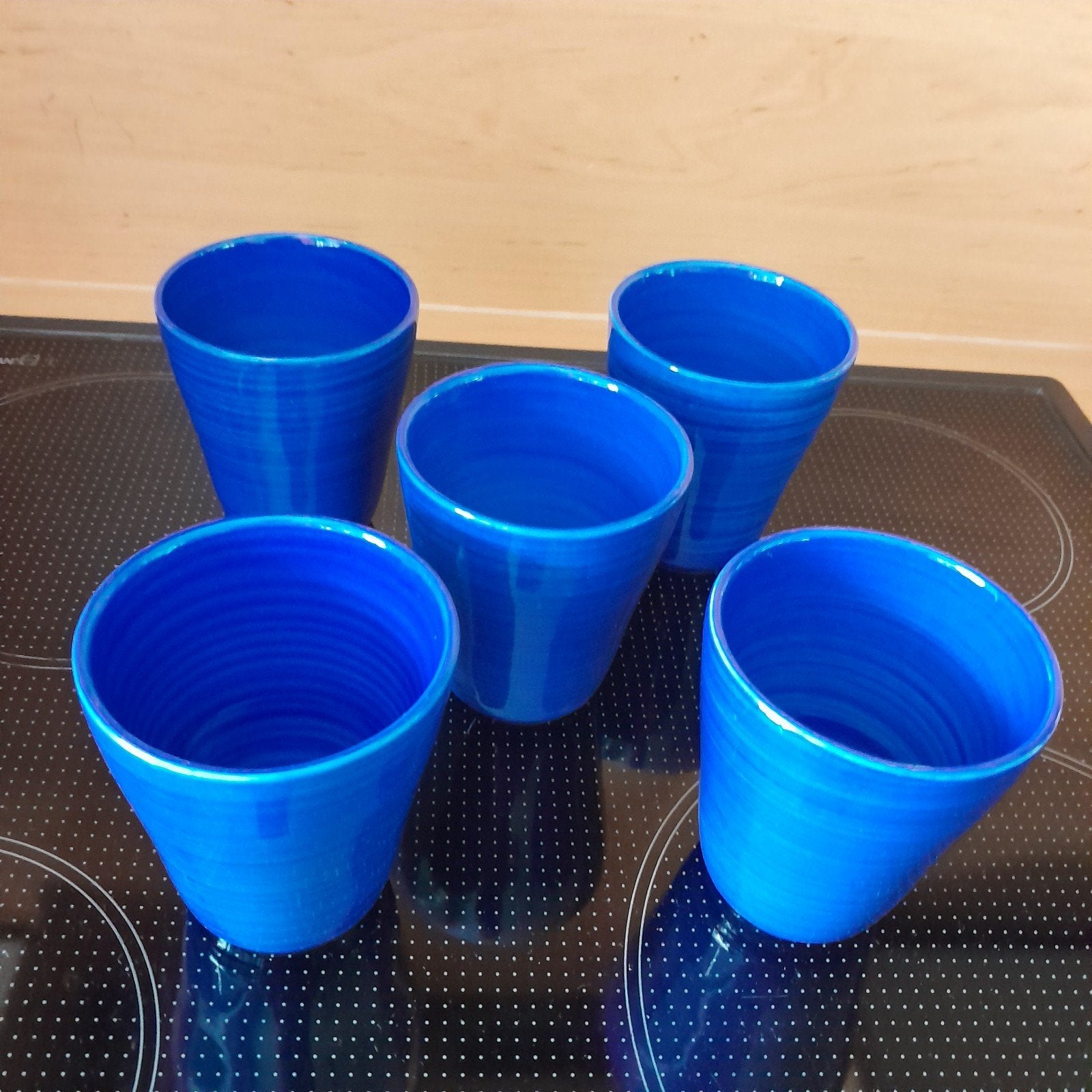 Ikea Sommar Blue Swirl  aardewerken bekers 5 stuks, Gebruikt, IKEA, Ophalen of Verzenden, Overige stijlen