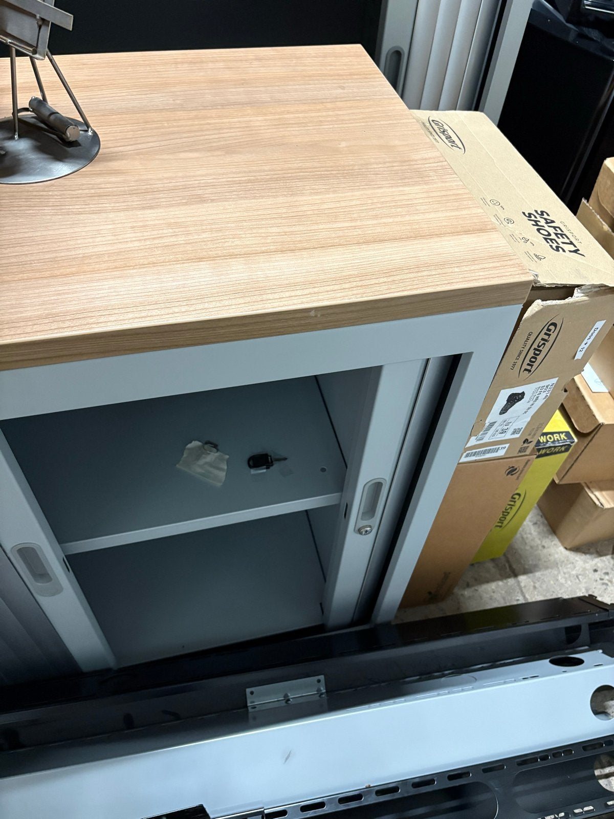 Metalen archiefkast met roldeur en sleutel, Huis en Inrichting, Kasten | Roldeurkasten en Archiefkasten, Ophalen, Gebruikt, 50 tot 100 cm