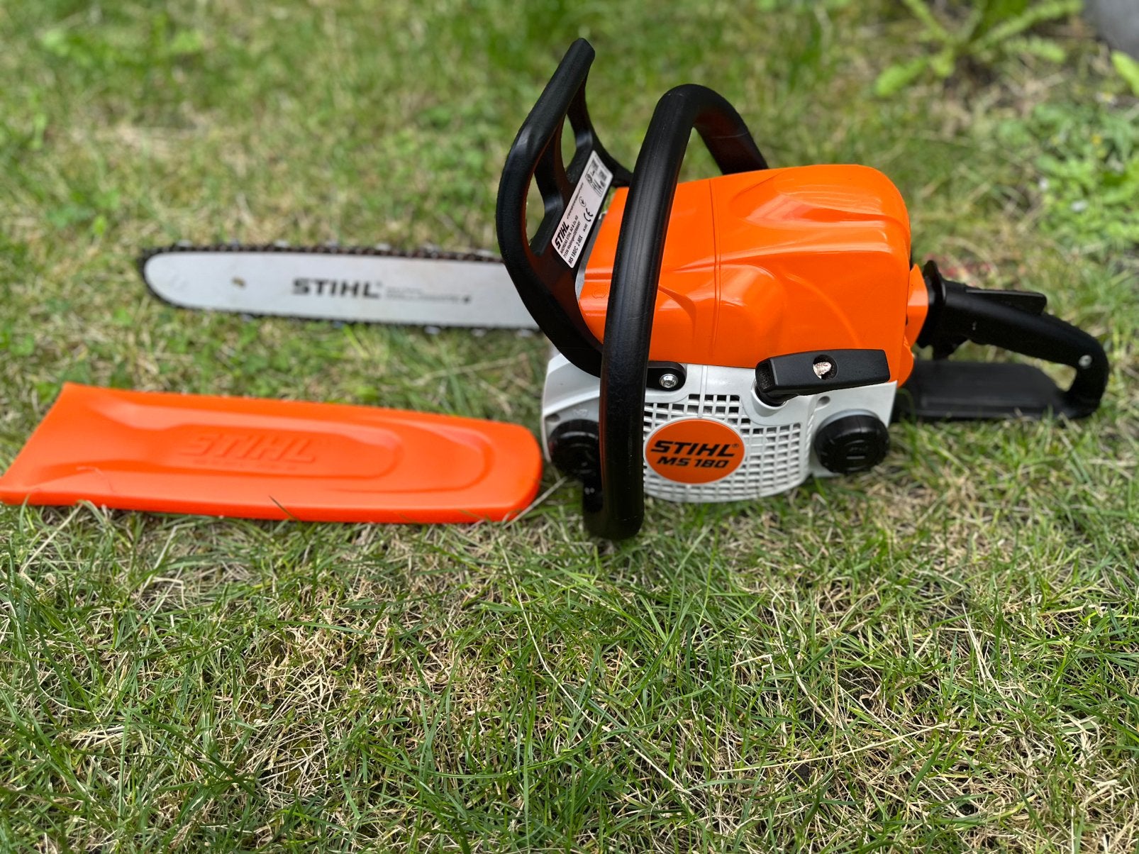 STIHL MS 180 benzine kettingzaag, Ophalen of Verzenden, Zo goed als nieuw