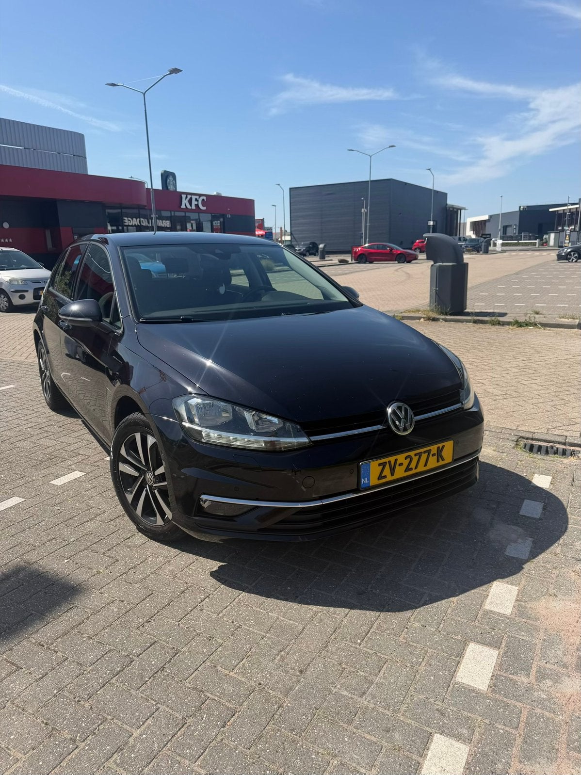 Volkswagen Golf 1.6 TDI 115pk 7-DSG 2019 Zwart, Auto's, 4 cilinders, Zwart, Parkeerassistent, Diesel