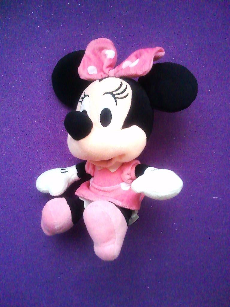 DISNEY Knuffel MUIS MINNIE MOUSE. 16 CM ZITTEND **Nieuw**, Kinderen en Baby's, Speelgoed | Knuffels en Pluche, Muis, Disney, Disney