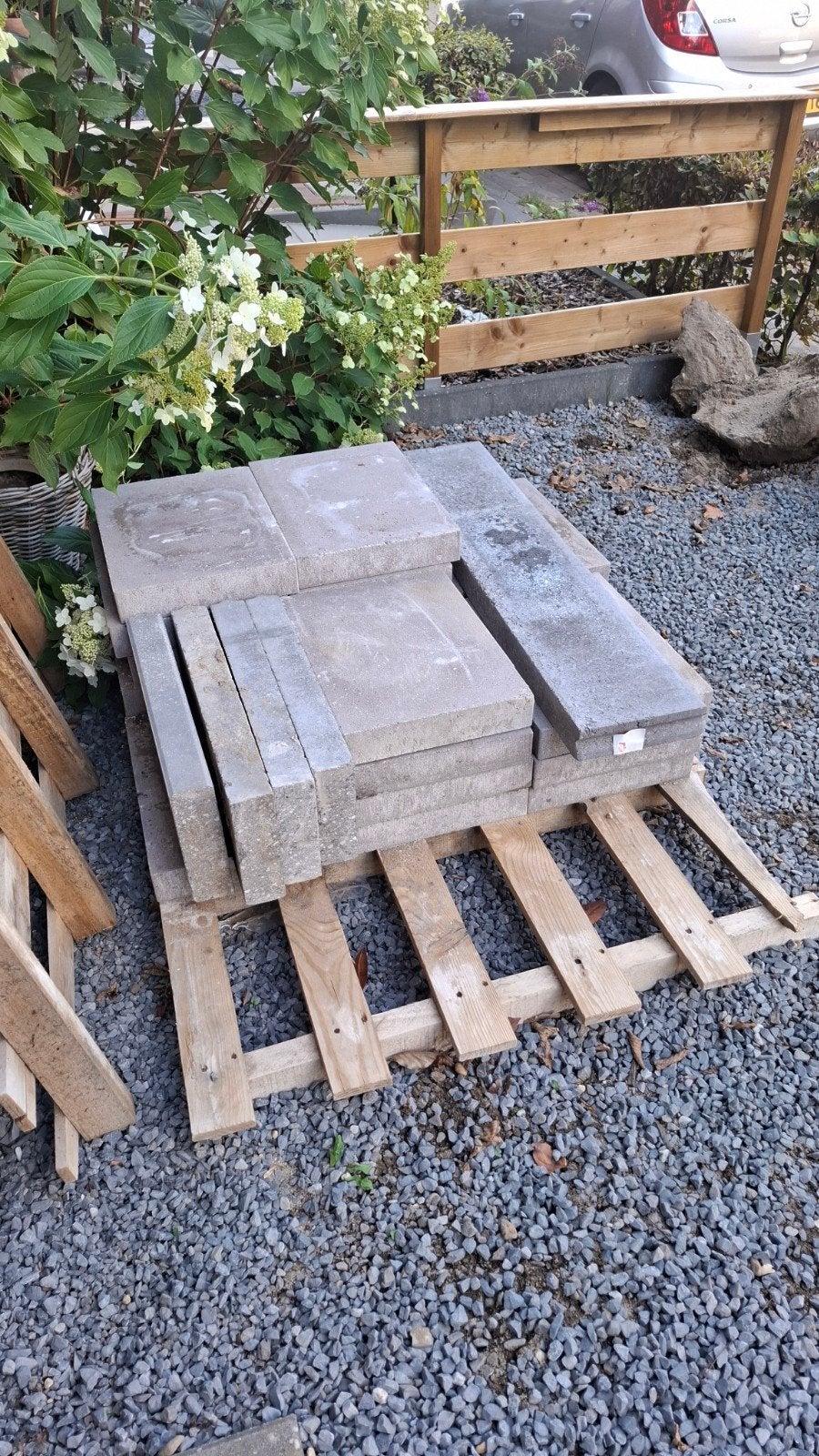 Tegels en banden 30x40 cm - Oud en nieuw, Doe-het-zelf en Verbouw, Overige materialen, Gebruikt, Ophalen of Verzenden, 20 tot 40 cm