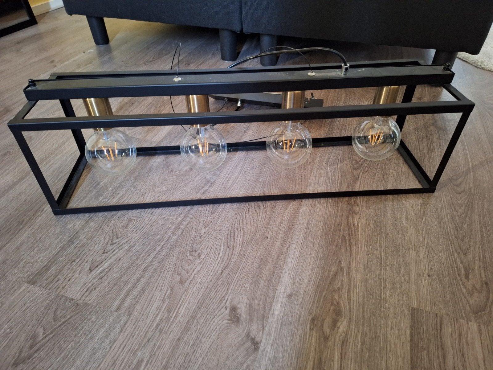 Zwarte industriële hanglamp met 4 E27 fittingen, Huis en Inrichting, Lampen | Hanglampen, Ophalen, Gebruikt, E27 (groot), Metaal